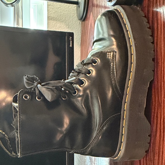 US MENS 7 Dr. Martens Black Leather Platform Lace-Up Boots with Satin Laces - Picture 10 of 14